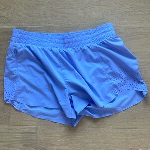 Athleta hustle 3in short in light blue